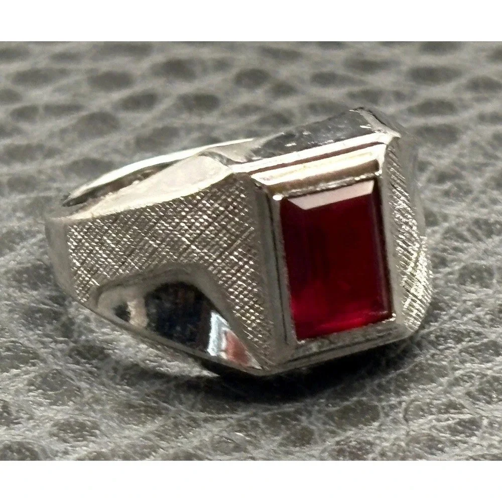 Vintage 18k HGE White Gold Plated Red Stone Signet Pinky Ring Size 5